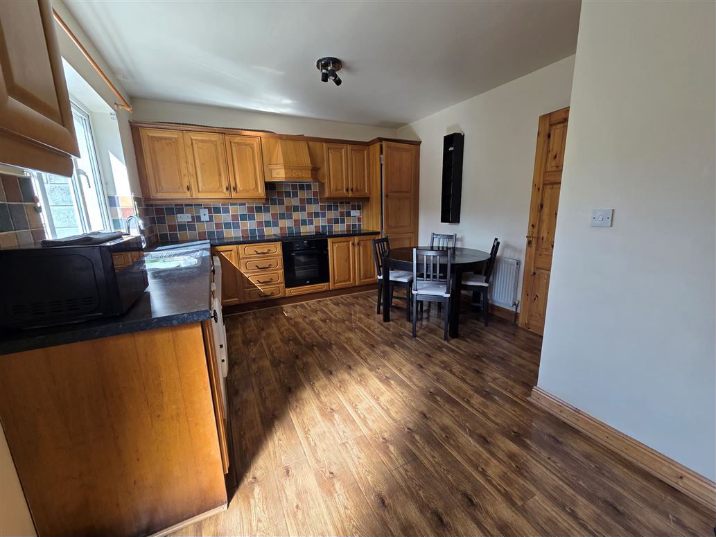 kitchen / dining area