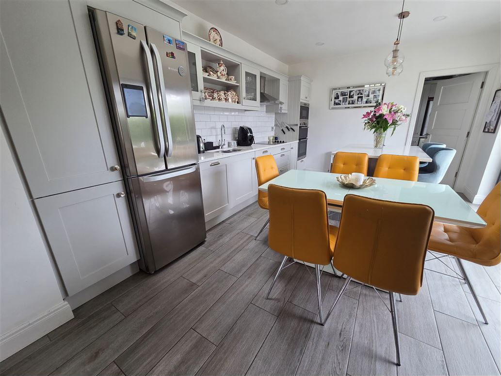 kitchen / dining room