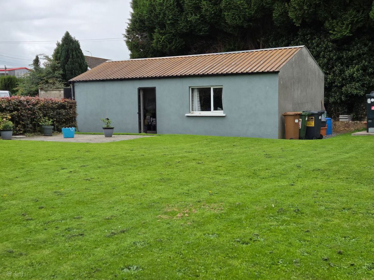 detached garage