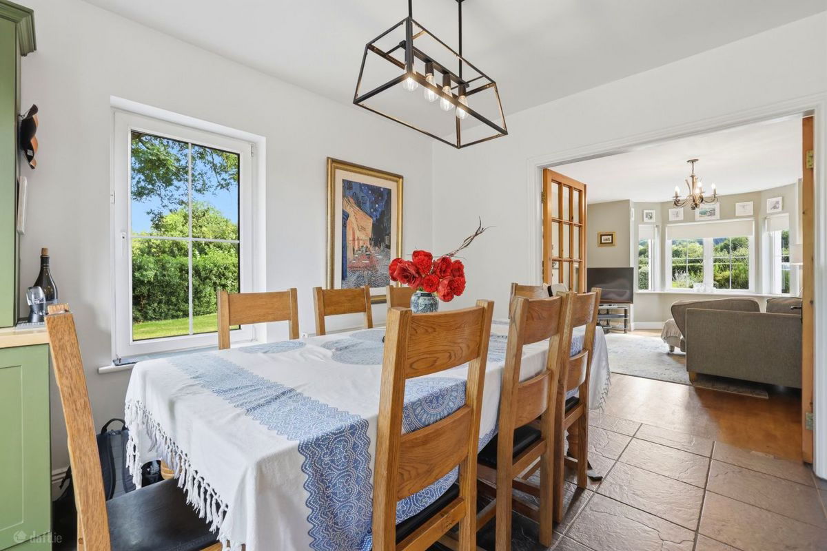 dining area / sitting room