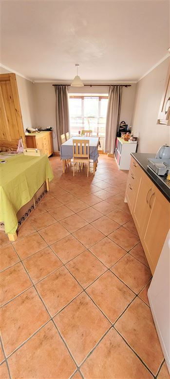 kitchen / dining area